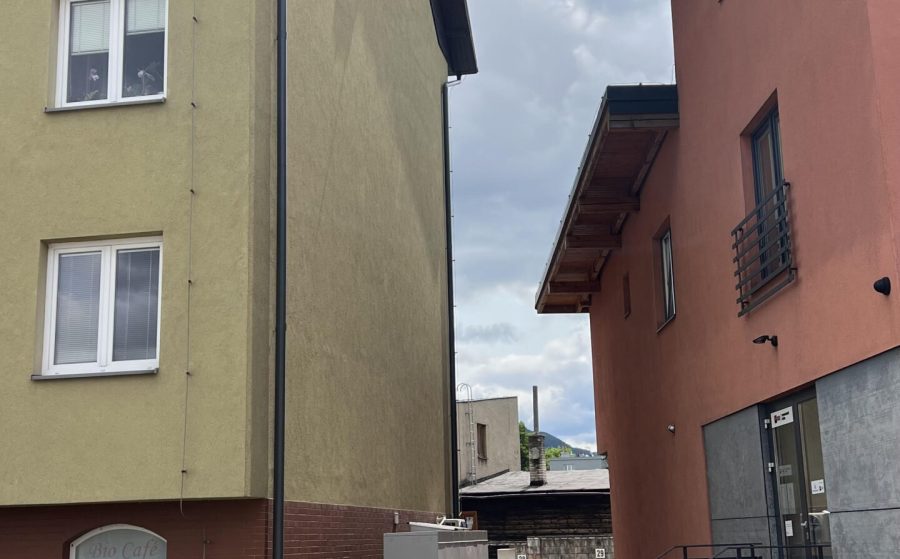 Montáž splitové klimatizace u podkrovního bytu